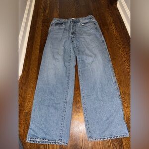 Universal Thread Women's Relaxed Jeans - Medium Blue